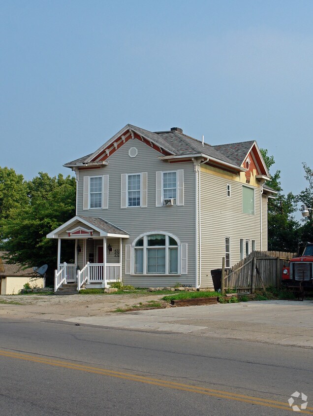 Building Photo - 422-426 E High St