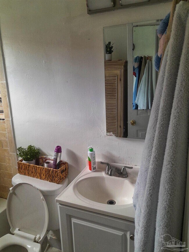 Foto del edificio - 1018 N F St