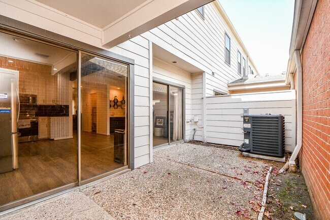 Building Photo - 2626 Bering Dr