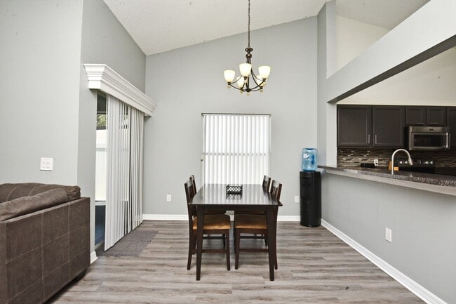 Foto del edificio - Charming 3/2 home 32825