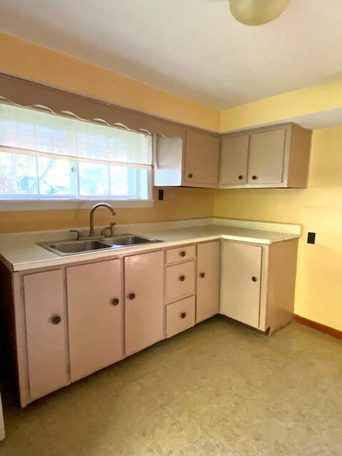 Building Photo - 3416 Addison Rd