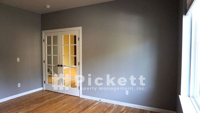 Building Photo - Spacious 4 Bedroom in Newberry Woods with ...