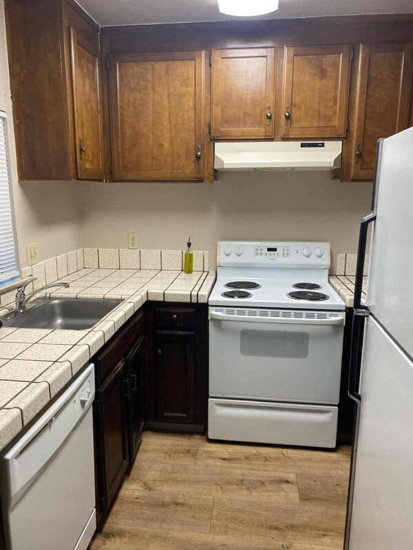 Building Photo - 4875 N Backer Ave