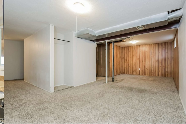 Building Photo - 13016 Grove Cir