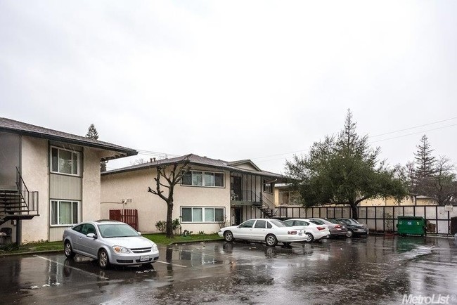 Building Photo - Ashdale Court Apartments