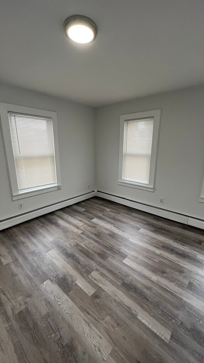 Foto del edificio - 161 N Main St