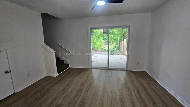 Foto del edificio - 7626 Melissa Ct N