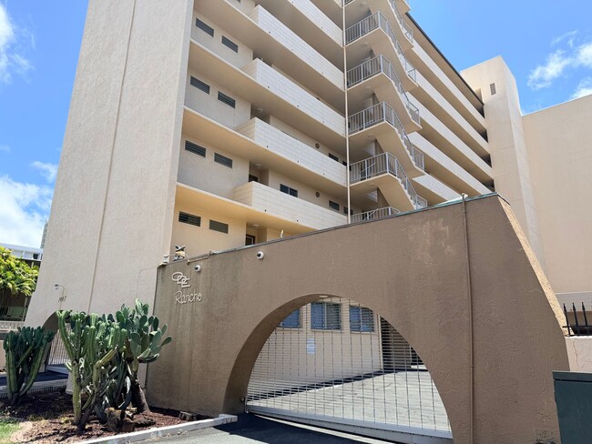 Building Photo - 1447 Kewalo St