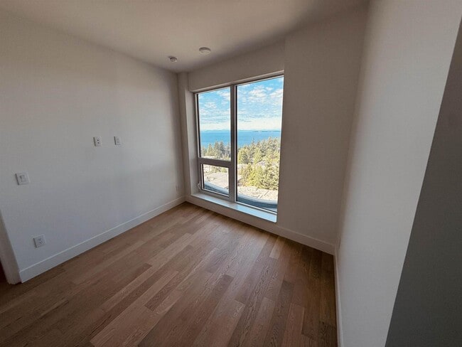Building Photo - 1493 Martin St