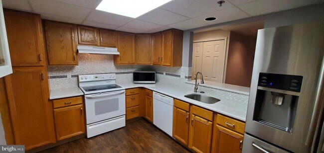 Foto del edificio - 8304 Centennial Station Dr