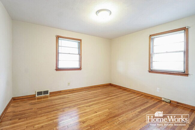 Building Photo - 2709 Hartzer St