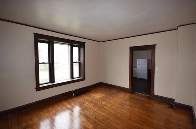 Building Photo - 302 E. Harrison St
