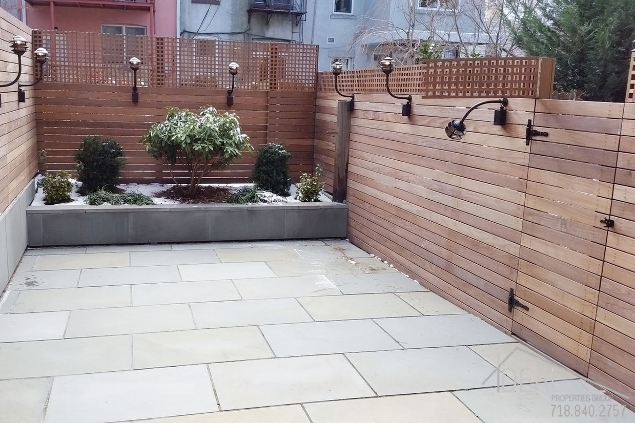 Primary Photo - NO FEE 1 Bedroom With Private Backyard