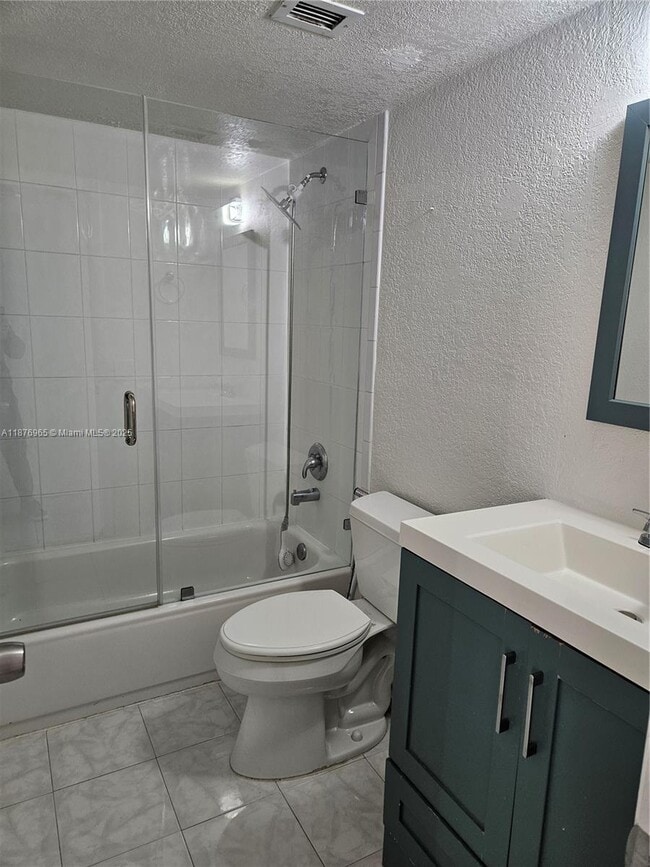 Building Photo - 9320 Fontainebleau Blvd