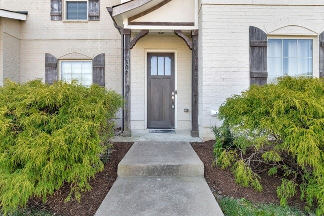 Building Photo - Harpeth Park Townhome in Bellevue
