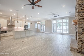 Building Photo - 3816 Mariner Dr