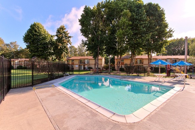 Pool - Fairways Apartments