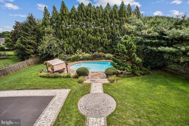 Foto del edificio - 9917 Kendale Rd