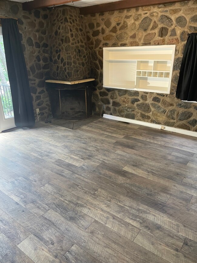 Living Room - 408 Aspen St