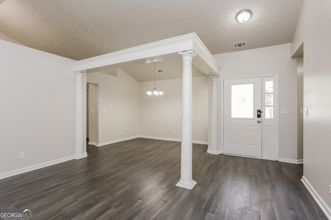Building Photo - 5985 Green Meadow Way