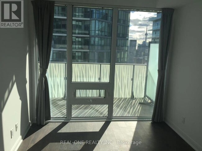 Building Photo - 42 Charles St E