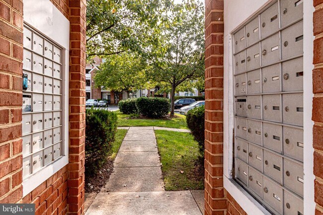 Foto del edificio - 6828 Brindle Heath Way