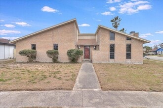 Building Photo - 985 Crossbill St