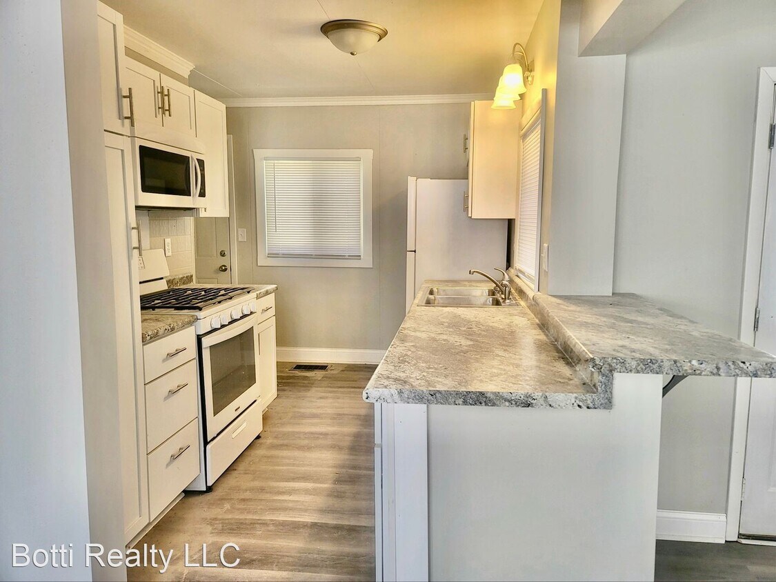Primary Photo - 3 br, 1 bath House - 2330 Rural St