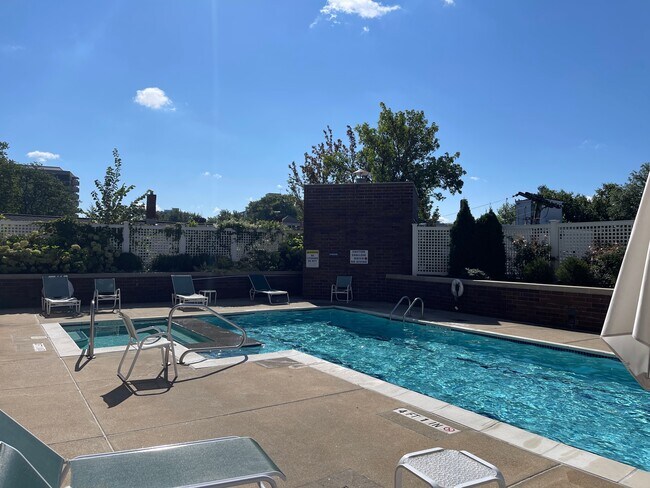 Foto del edificio - 931 Massachusetts Ave