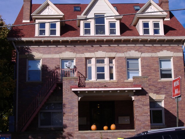 Photo - 5819 Bartlett St Apartments