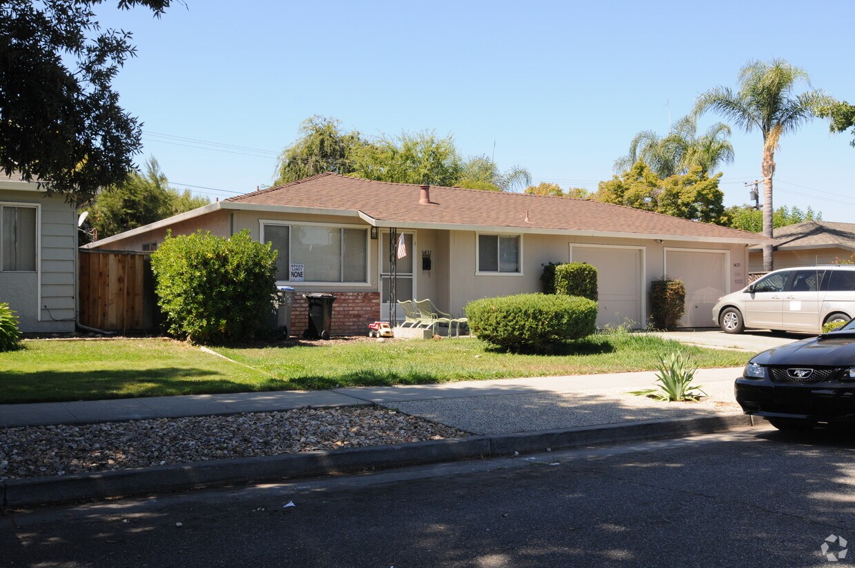 Building Photo - 5429-5431 Russo Dr