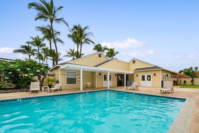 Building Photo - Beautiful turnkey furnished 1- Bedroom 1-bath condo at Fairway Terrace