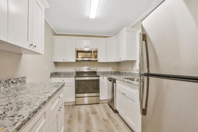 Building Photo - 4071 Williamsburg Dr