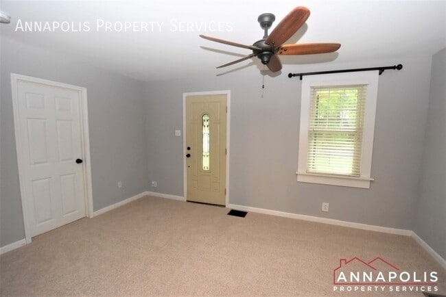 Building Photo - 401 giddings avenue