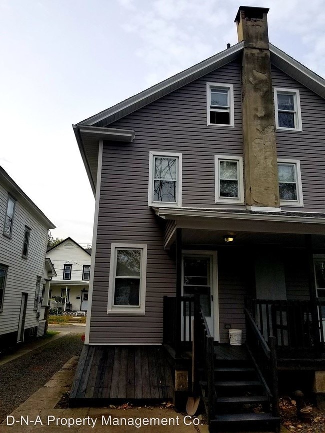 Building Photo - 182-184 Grove St