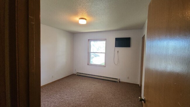 Foto del edificio - 2 Bedrooms, 1.5 Bathrooms with Attached Ga...