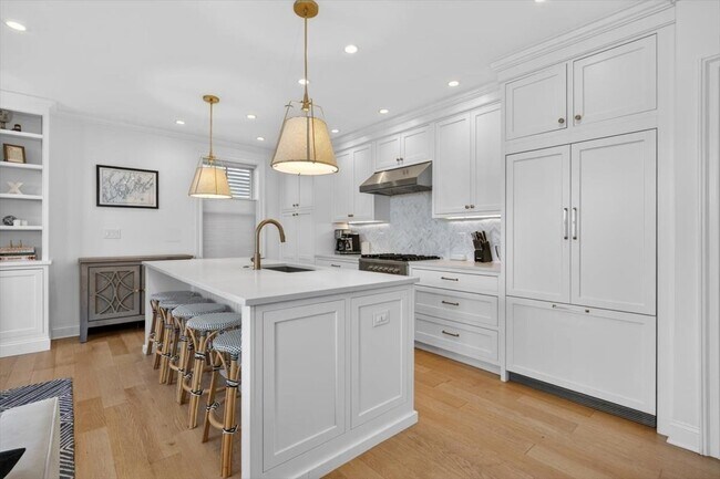 Foto del edificio - 521 E 8th St