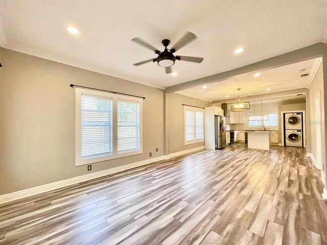 Building Photo - 3301 E 25th Ave