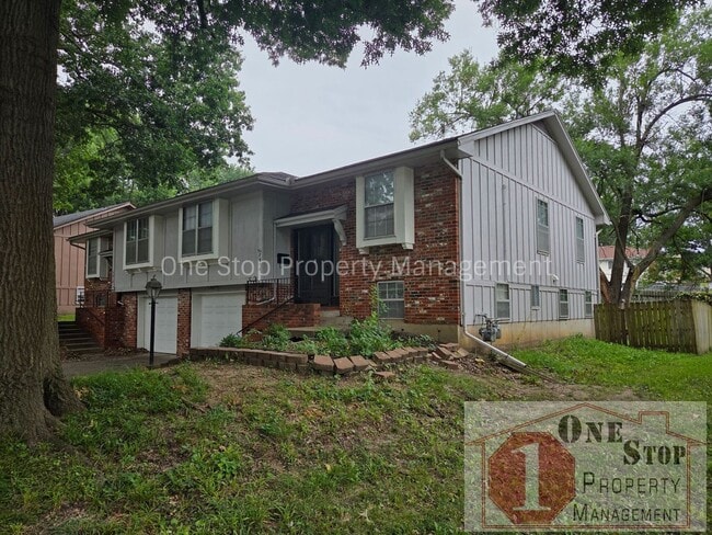 Foto del edificio - Updated 4 Bedroom, 2 Bathroom Duplex in Overland Park, Kansas
