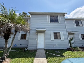 Building Photo - 1105 Deer Springs Rd