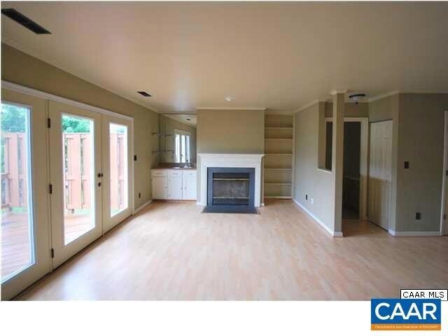 Foto del edificio - 1235 Maple View Dr