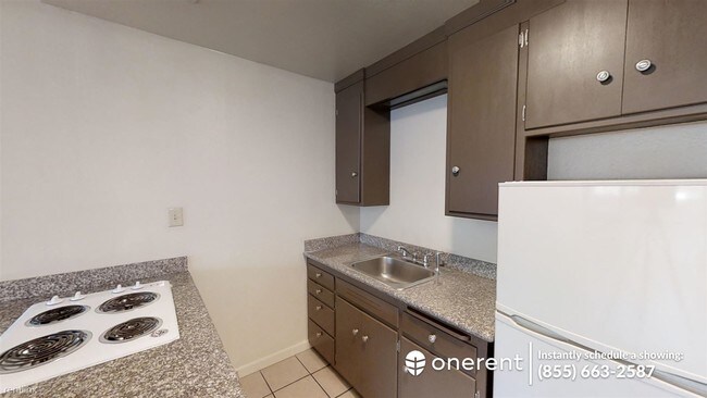 Foto del edificio - 22555 Linden St