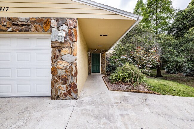 Foto del edificio - NEW PRICE! 3/2 Palm Harbor Townhouse