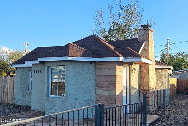 Foto del edificio - 2135 W Hadley St