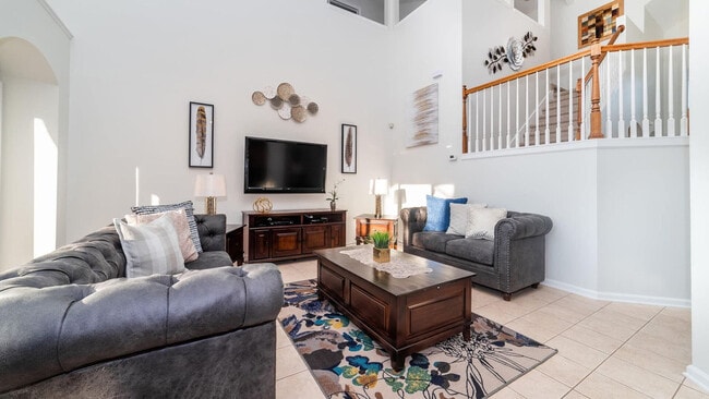 Building Photo - 8135 Sun Palm Dr