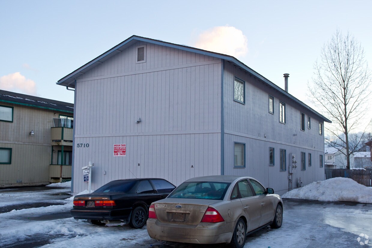 Foto del edificio - 5710 E 4th Ave
