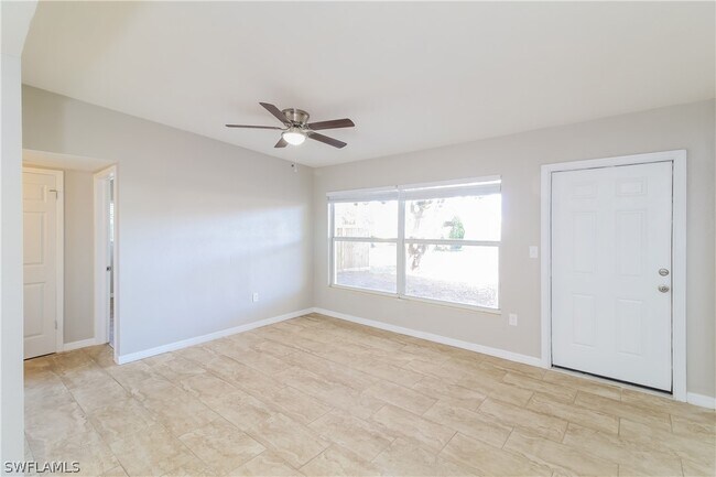 Building Photo - 2814 Gentian Rd