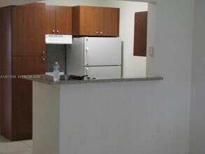 Building Photo - 10832 N Kendall Dr
