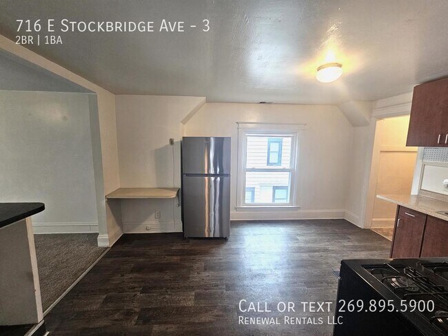 Building Photo - 716 E Stockbridge Ave