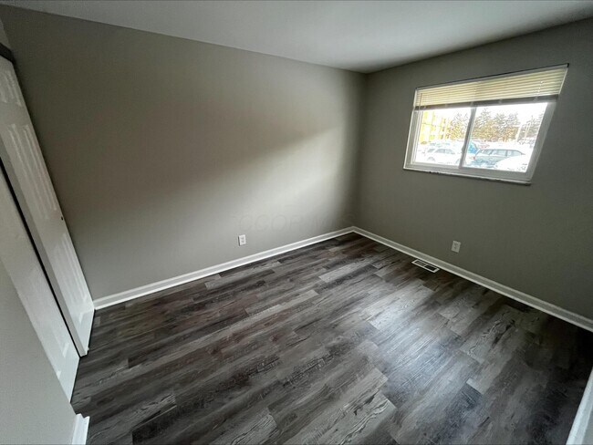 Foto del edificio - 4669 Hilton Ave